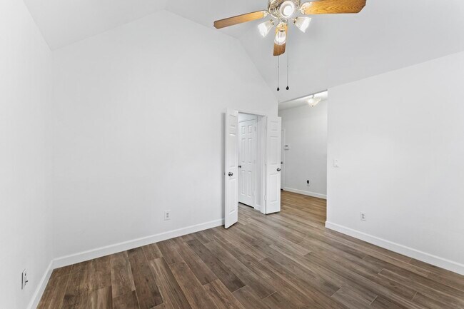 Building Photo - 34 Evening Song Ct