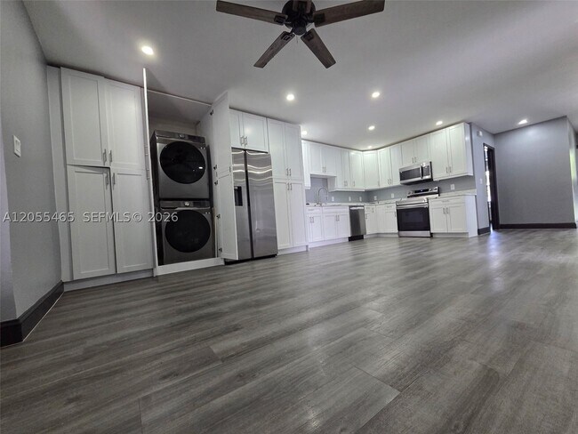 Building Photo - 8227 NW 39th St