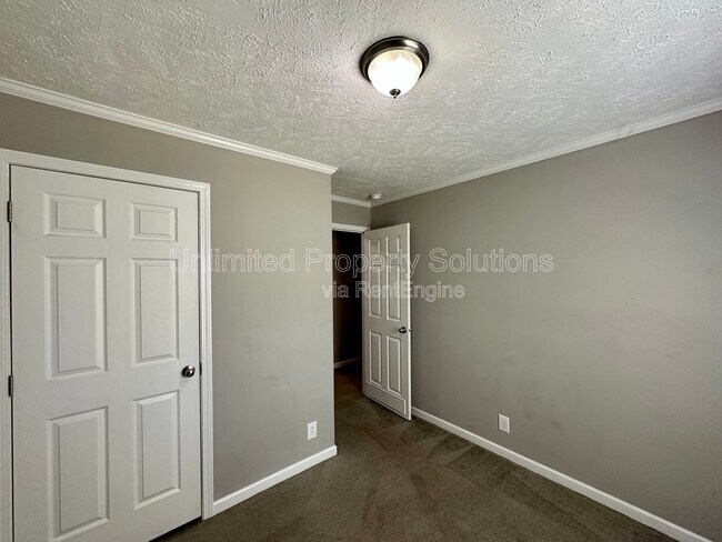 Building Photo - 2416 Quail Run Rd NE