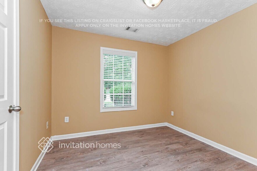 Building Photo - 552 Bridgeport Pl