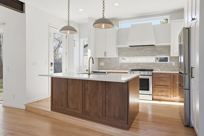 Building Photo - 4 blocks to Sloans Lake! immaculate home with large yard and garage