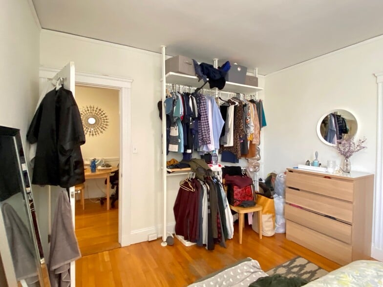 Building Photo - 1860 Commonwealth Ave