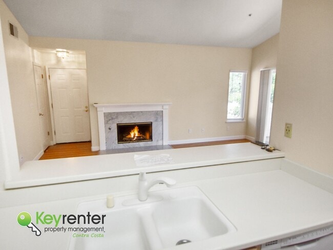 Building Photo - Rare San Ramon Foothills Condo available!