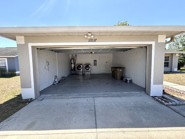 Building Photo - 12037 Goldenstar Ln