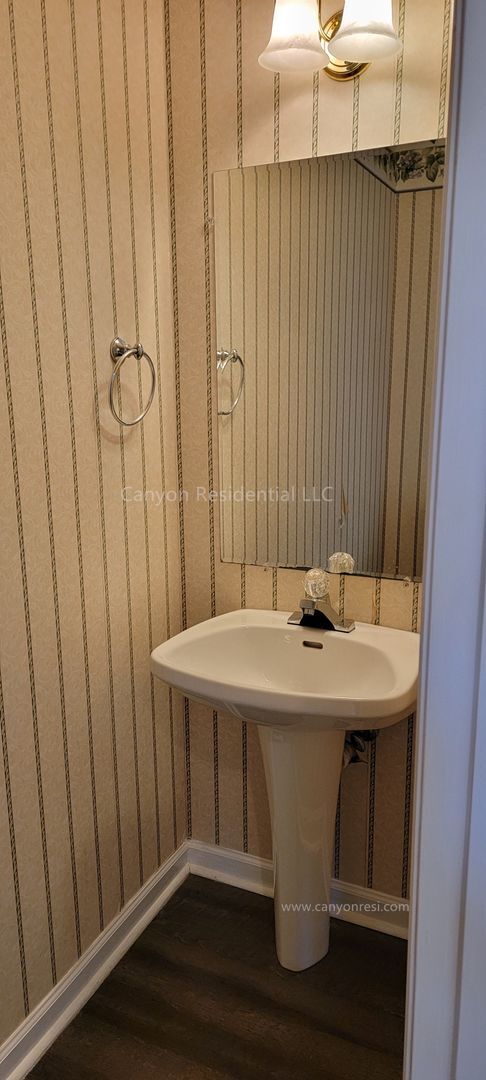 Building Photo - Urban Oasis: Modern Comfort Meets Convenie...