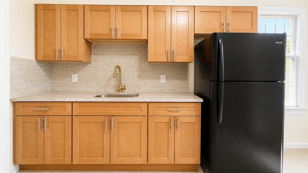KITCHEN - 612 S Park St