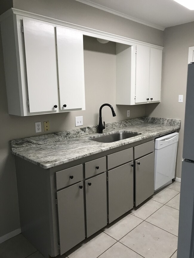 Building Photo - 612 San Benito