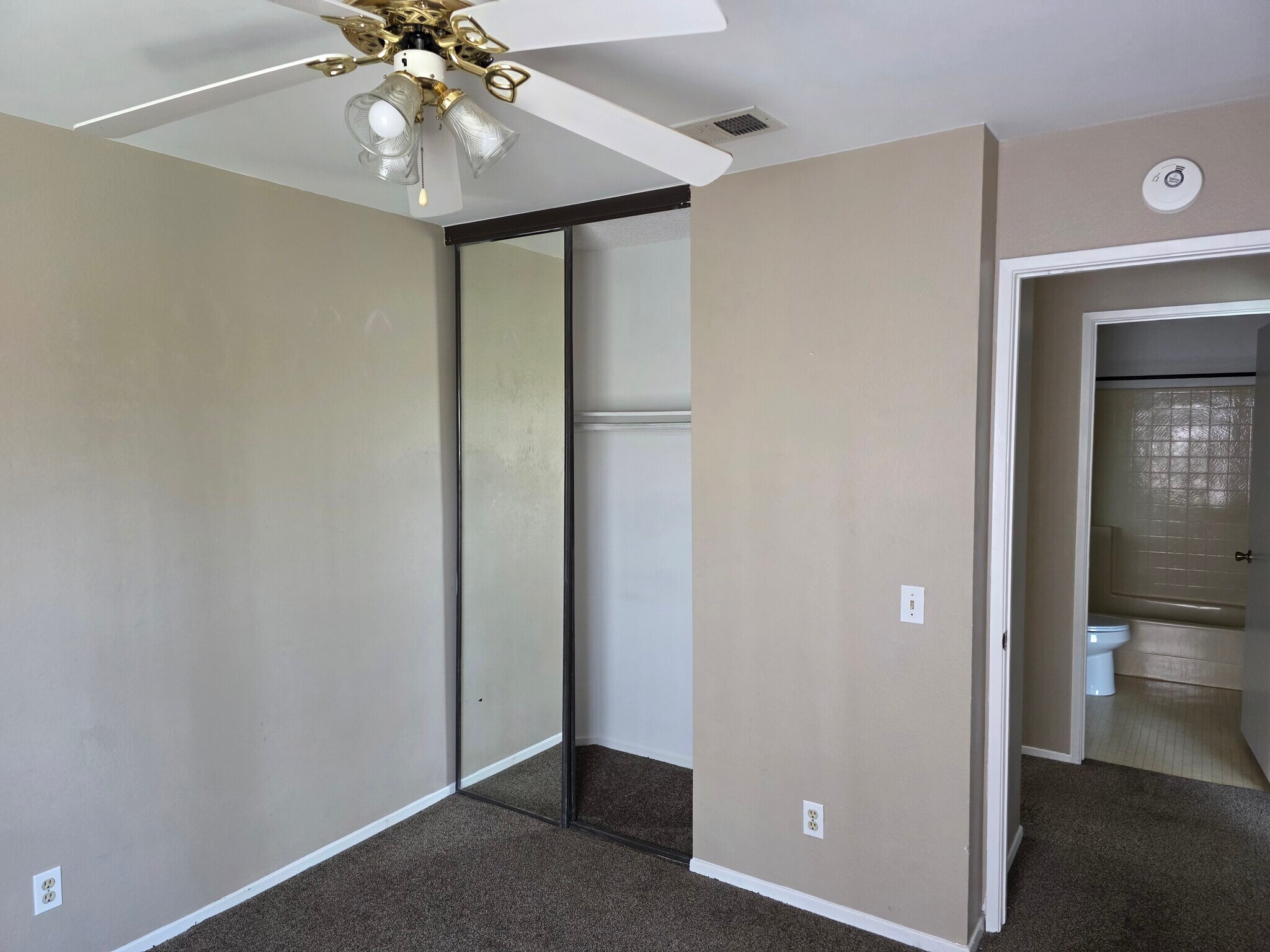 Building Photo - 9378 Twin Trails Dr