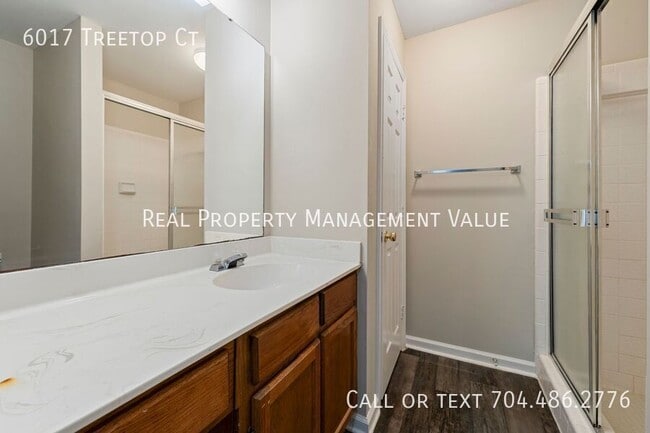 Building Photo - 6017 Treetop Ct