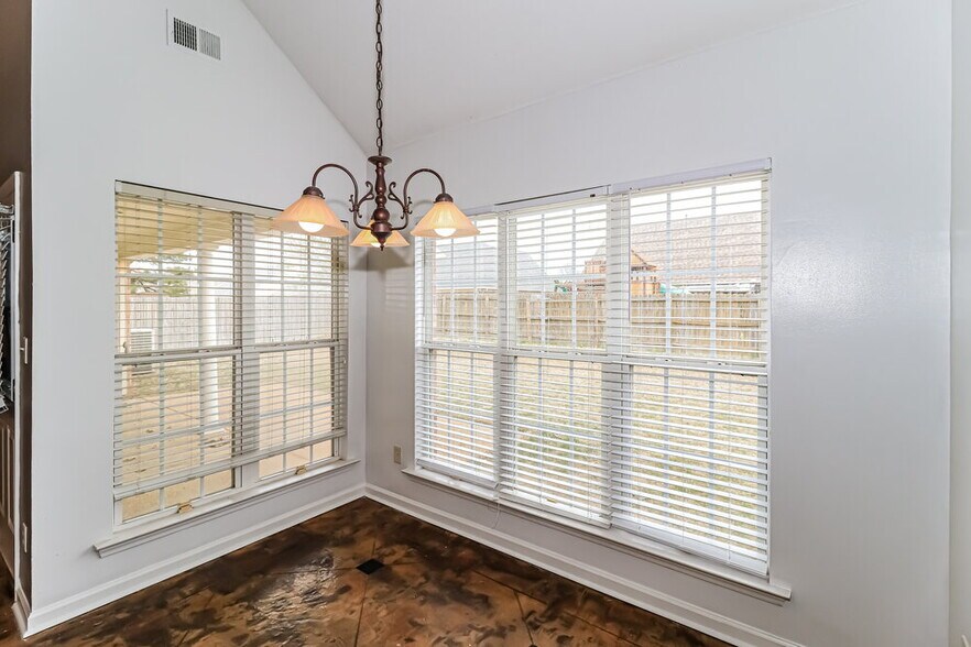 Building Photo - 5432 Milton Ridge Dr