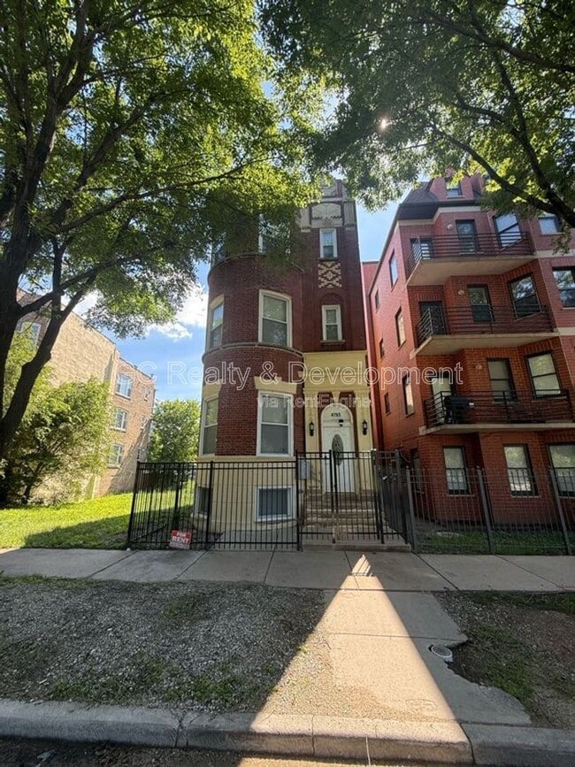 Building Photo - 4753 S St Lawrence Ave