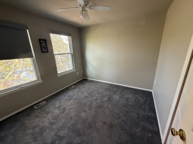 Building Photo - 7804 Old Litchfield Ln