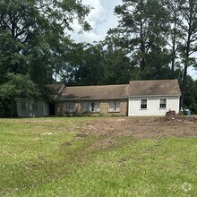 Building Photo - 1040 Fort Dale Rd