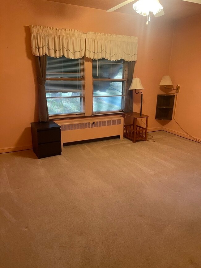 Building Photo - 12713 S 80th Ave