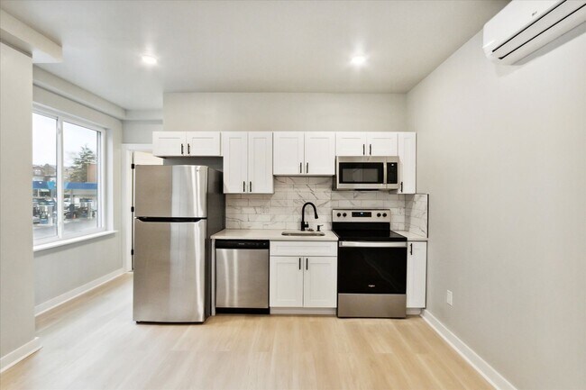Primary Photo - 316 S 52nd St