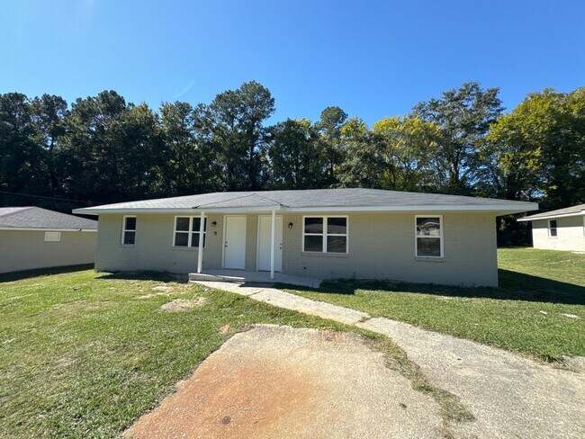 Primary Photo - 3580 Fair St