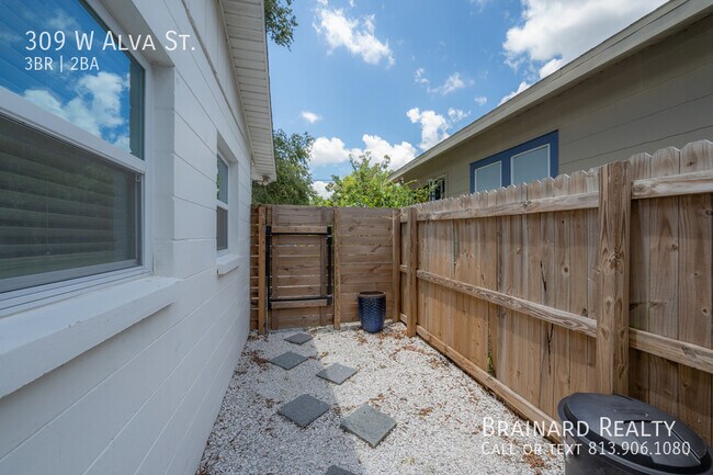Building Photo - 309 W Alva St