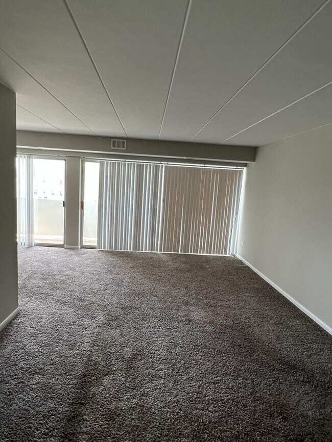 Interior Photo - Embassy Aparments