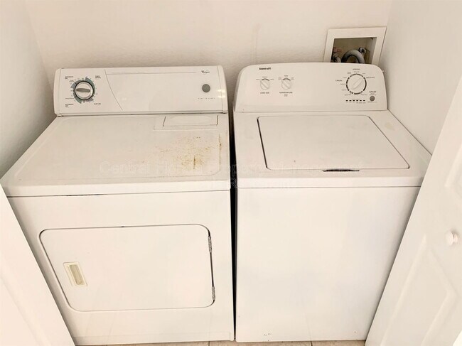 Building Photo - 2460 Grand Central Pkwy