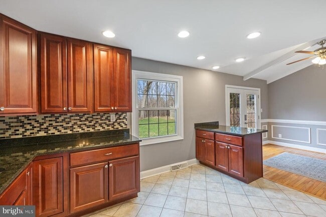 Building Photo - 5650 Sheerock Ct