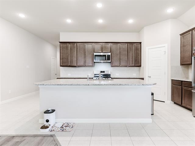 Building Photo - 1904 Highlander Ct