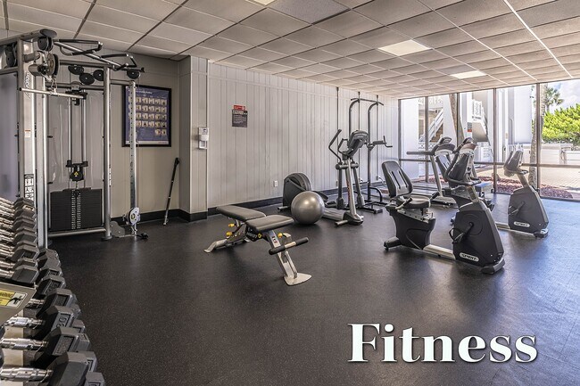 Building Photo - 909 Santa Rosa Blvd