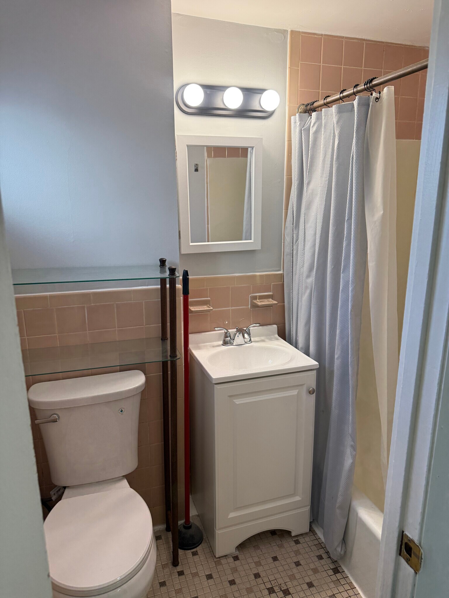 Building Photo - 324 Granite St