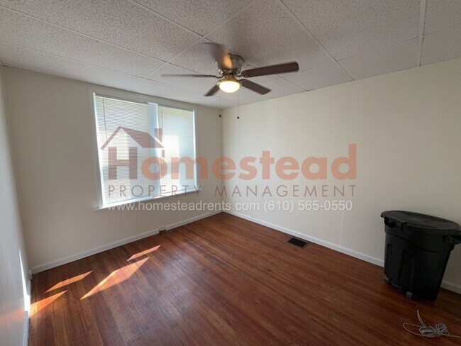 Building Photo - 3 BEDROOM HOME IN MARCUS HOOK