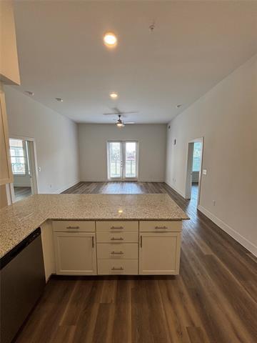 Building Photo - 300 N McDonald St