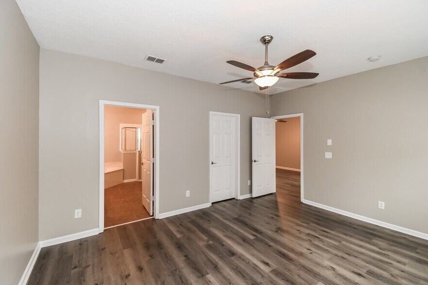 Building Photo - 6199 Whitsbury Ct