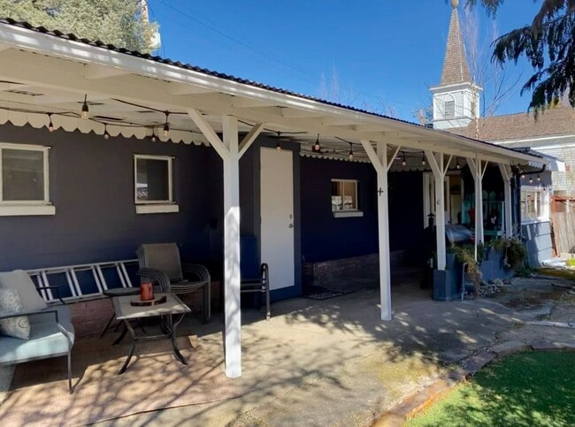 Building Photo - **Jacksonville Gem in the Historic Distric...