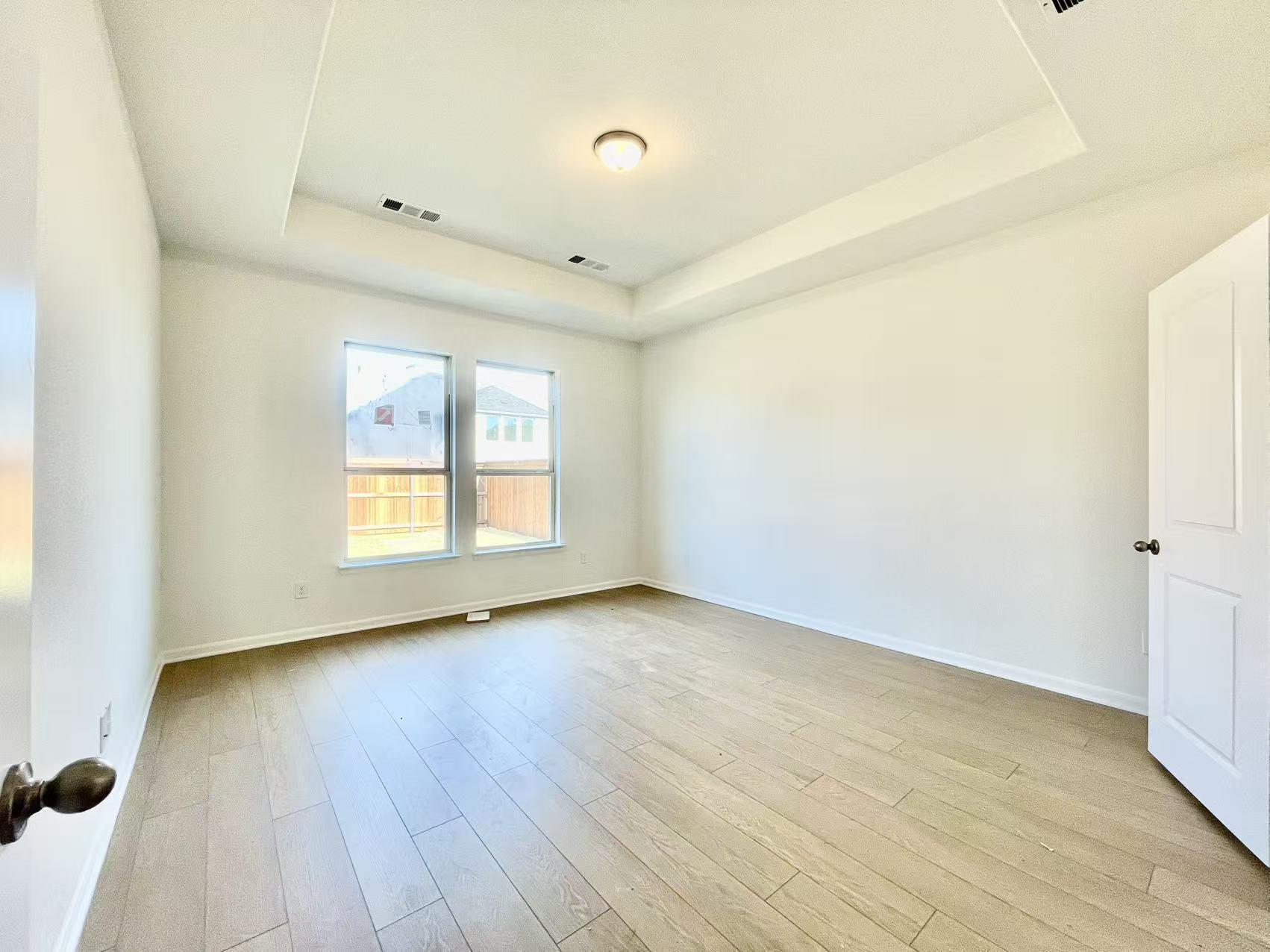 Building Photo - 16205 Garden Dr