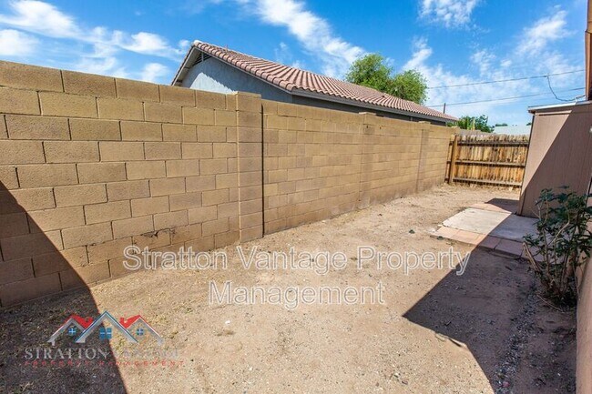 Building Photo - 2204 West Campbell Ave