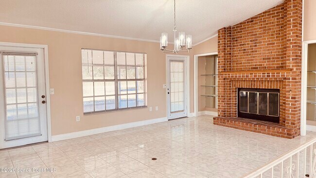 Building Photo - 301 Nesbitt St