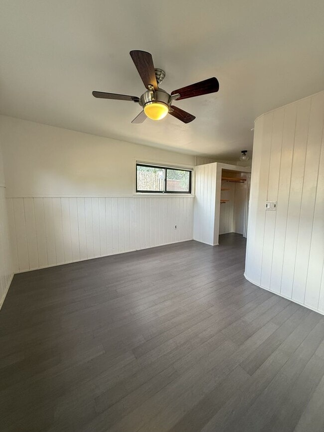 Building Photo - 1361 Santa Rosa Dr