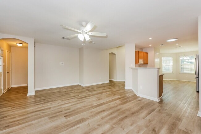 Building Photo - 213 Garden Valley Ln