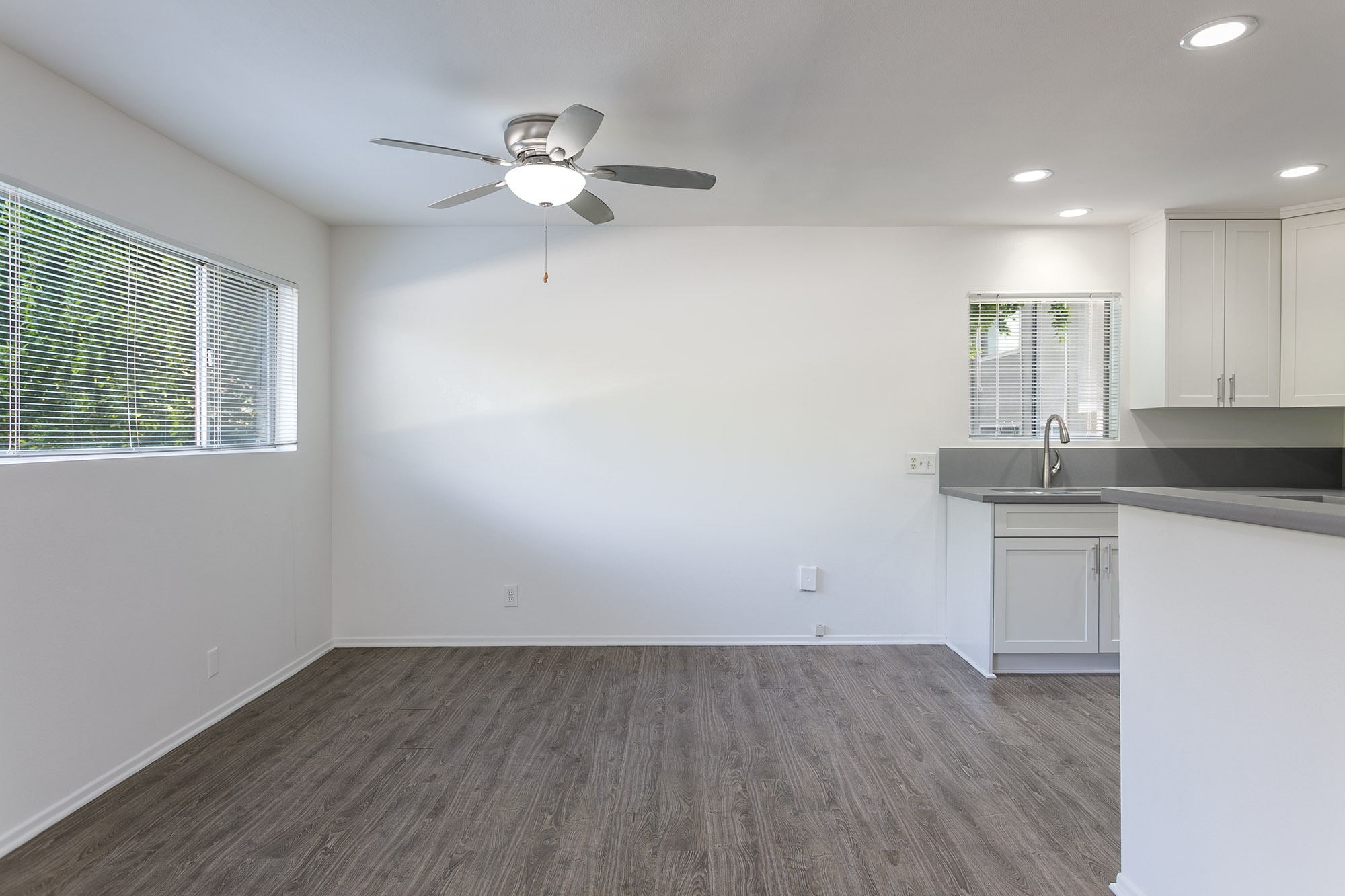 Building Photo - 660 W Sierra Madre Blvd