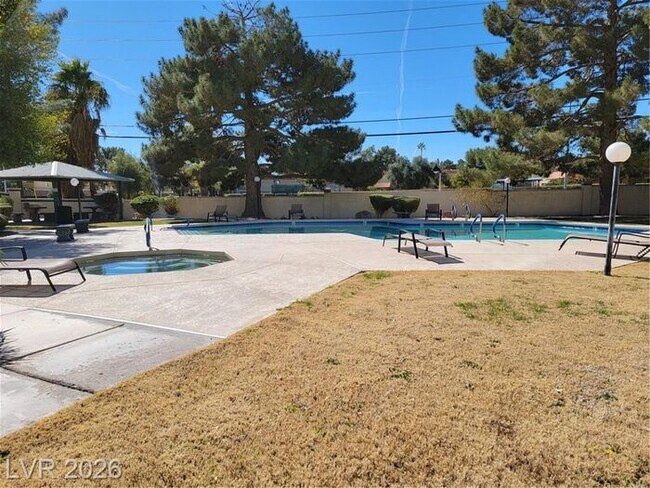 Building Photo - Green Valley Condo w/Community Pool!!