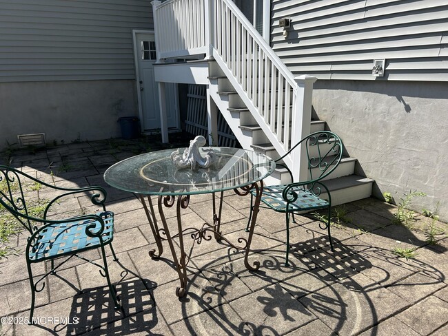 Building Photo - 44 Cabana Dr