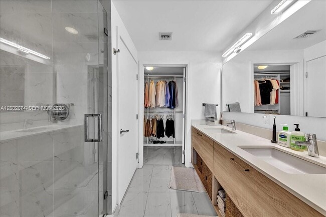 Building Photo - 16385 Biscayne Blvd
