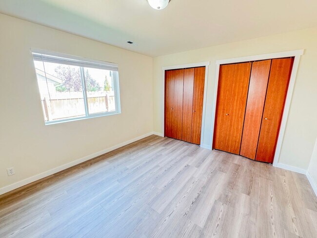 Building Photo - Amazing single level Rancher in Post Falls