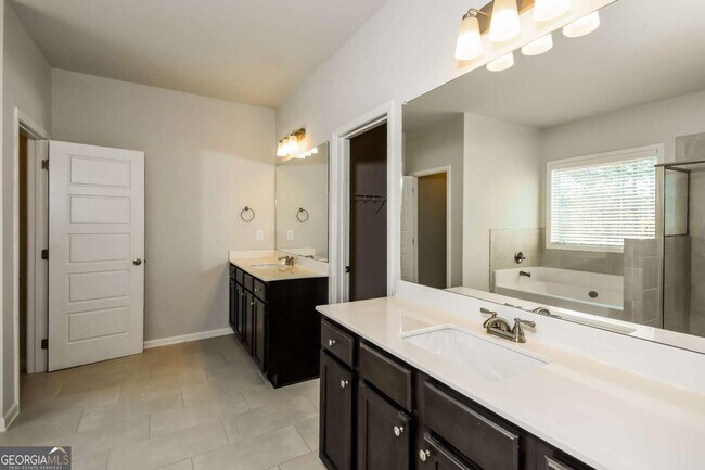 Building Photo - 5379 Fox Den Rd