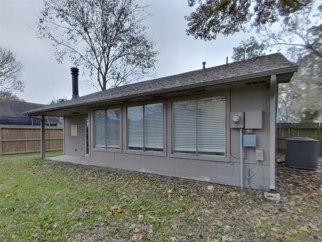 Building Photo - 10919 Almond Grove