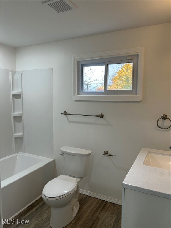 Building Photo - 15630 Holmes Ave