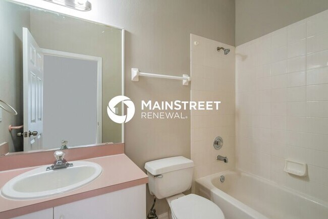 Building Photo - 3 Bedroom Pet-Friendly Home in Davenport, FL with Main Street Renewal