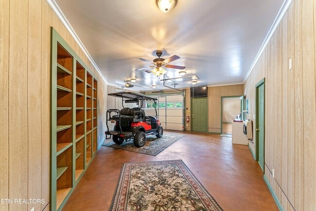 Building Photo - 519 Country Oaks Dr
