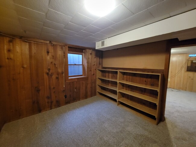 Building Photo - 2316 Royal Dr