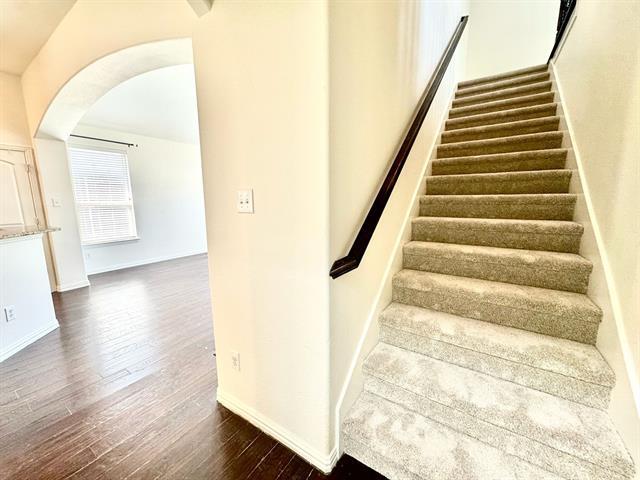 Building Photo - 914 Cougar Dr