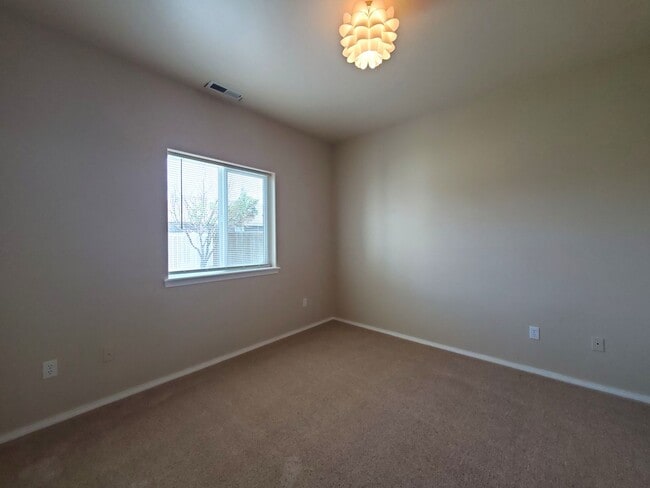 Building Photo - 1506 Desert Springs Ave