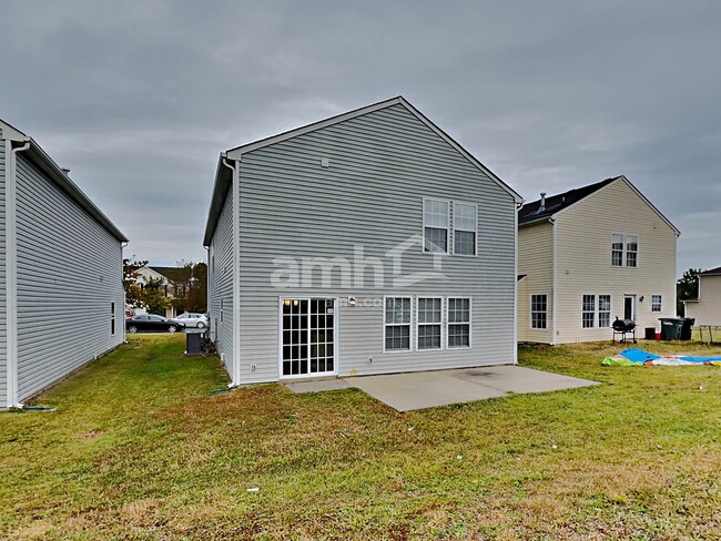 Building Photo - 842 Littleton Dr